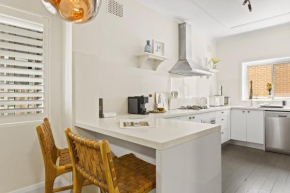 Comfy 2-Bed Apartment with AC throughout, Sydney